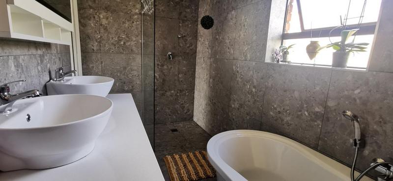 3 Bedroom Property for Sale in Seemeeu Park Western Cape